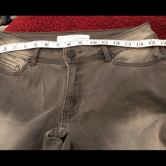 Like New EST. 1946 Denim Black Straight Leg Sz 8 - Picture 4 of 4